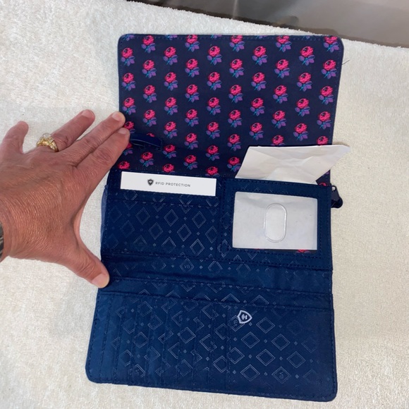 Authentic NWOT Vera Bradley Denim Crossbody/Clutch/Wristlet Handbag - Picture 8 of 10